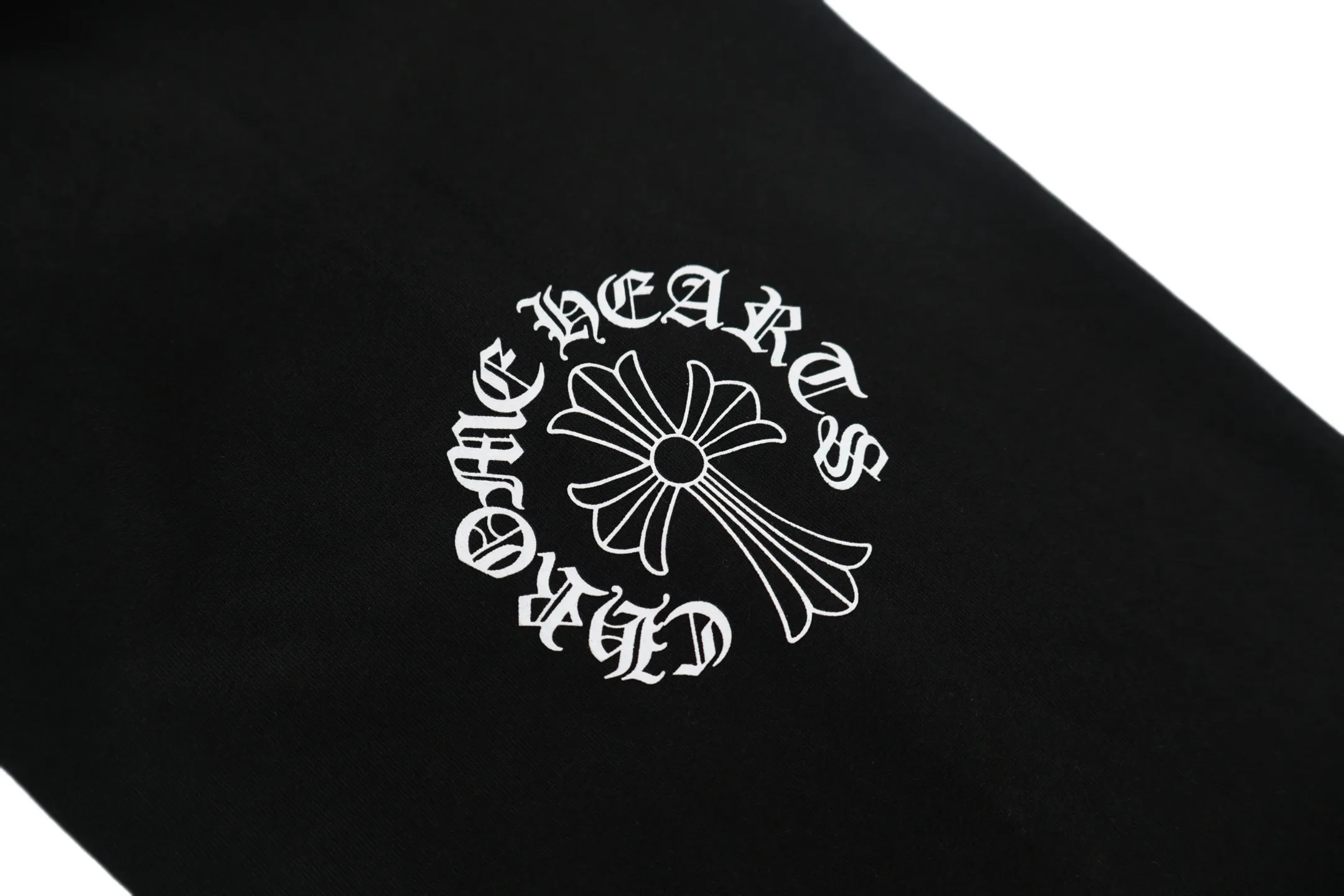 CH T （Black） 180g ， ， 1:1 ， （ ） Black 。 Size:S-M-L-XL